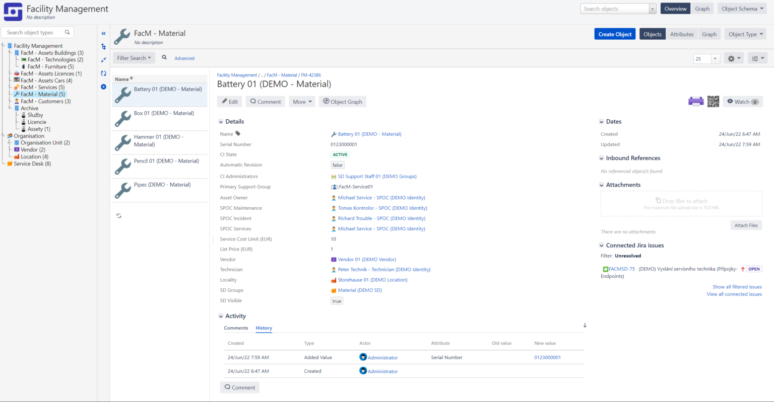 Detail materiálového objektu Battery 01 v Jira Facility Management s uvedenými atributy, propojenými záznamy a historií změn.