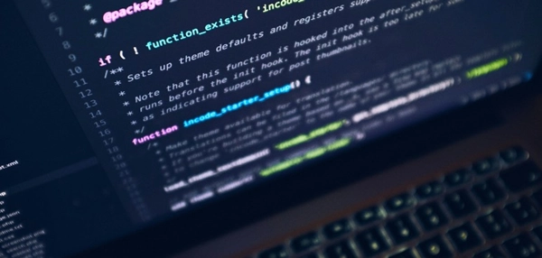 PHP: Trvalo dominujúci hráč vo svete webového vývoja