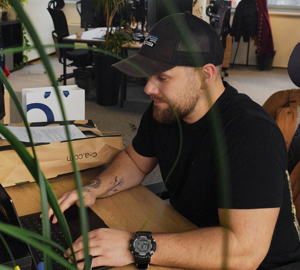 design/carousel/designteam1